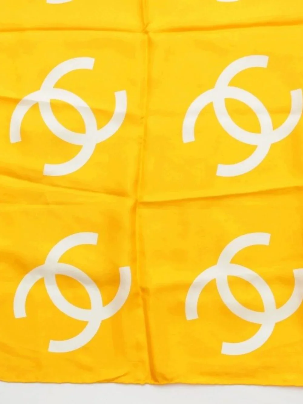 ★SOLD★ Chanel Silk CC Logo 16 All Over Pattern Scarf Yellow - Picture 4 of 10